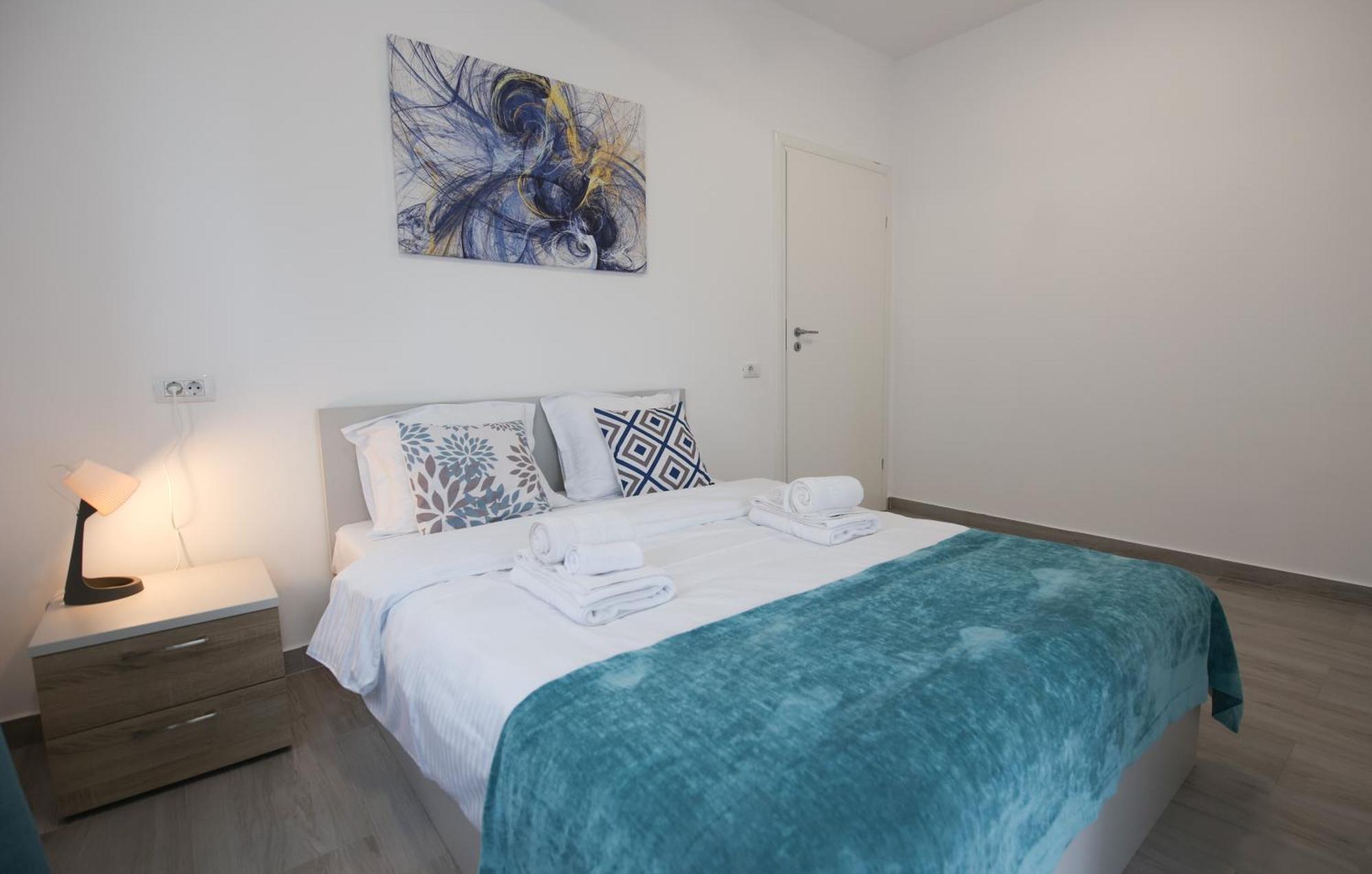 Vitan Central Oasis ---Free Secured Private Parking---Self Check-In-- Boekarest Buitenkant foto